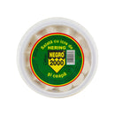 Salată de icre cu hering și ceapă Negro, pe farfurie, prezentată alături de pâine și legume pentru gustare tradițională.